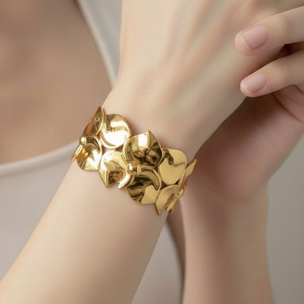 304 Stainless Steel Bracelets High Quality Fashionable Hollow Ring Design Bangle